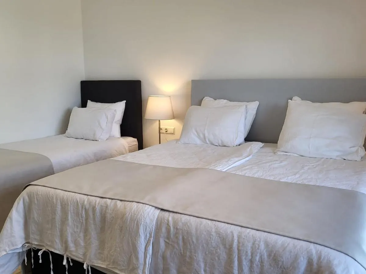 Modern Apartment Tara With Parking مالينسكا